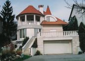 Rózsadomb Guggerhegyen belső uszodás luxusvilla eladó vagy kiadó