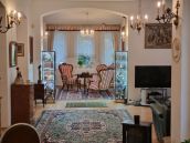 II. kerületben Szemlőhegyen a Vérhalom térnél eladó csodálatos Bauhaus villa